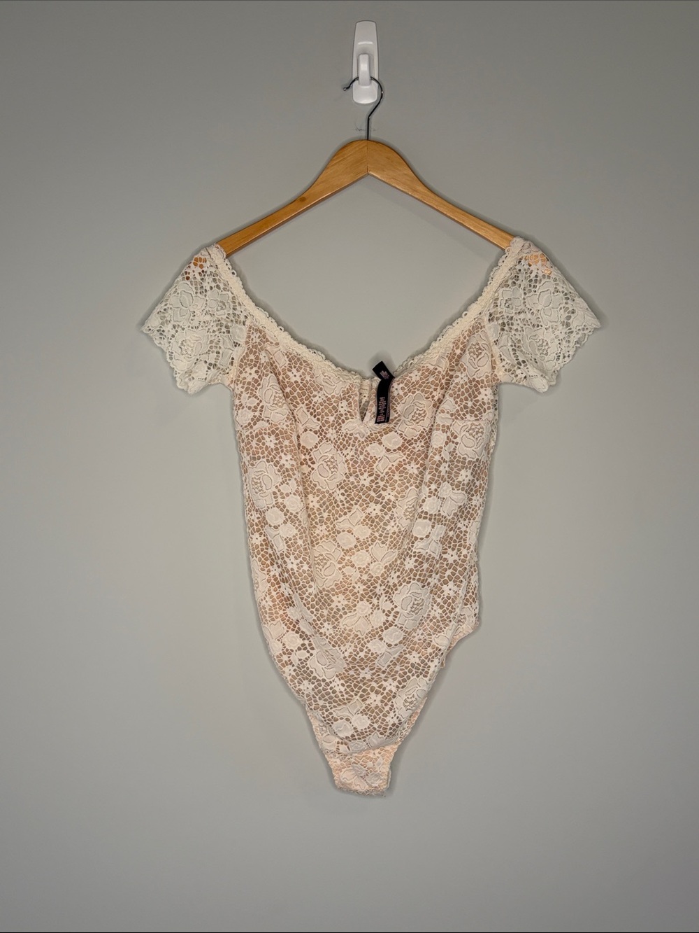 Victoria's Secret Cream Lace Off-Shoulder Bodysuit L